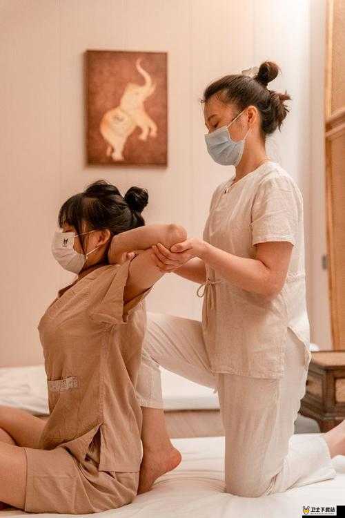 专业女技师，提供精油按摩 SPA 特殊服务：让您尽享身心放松